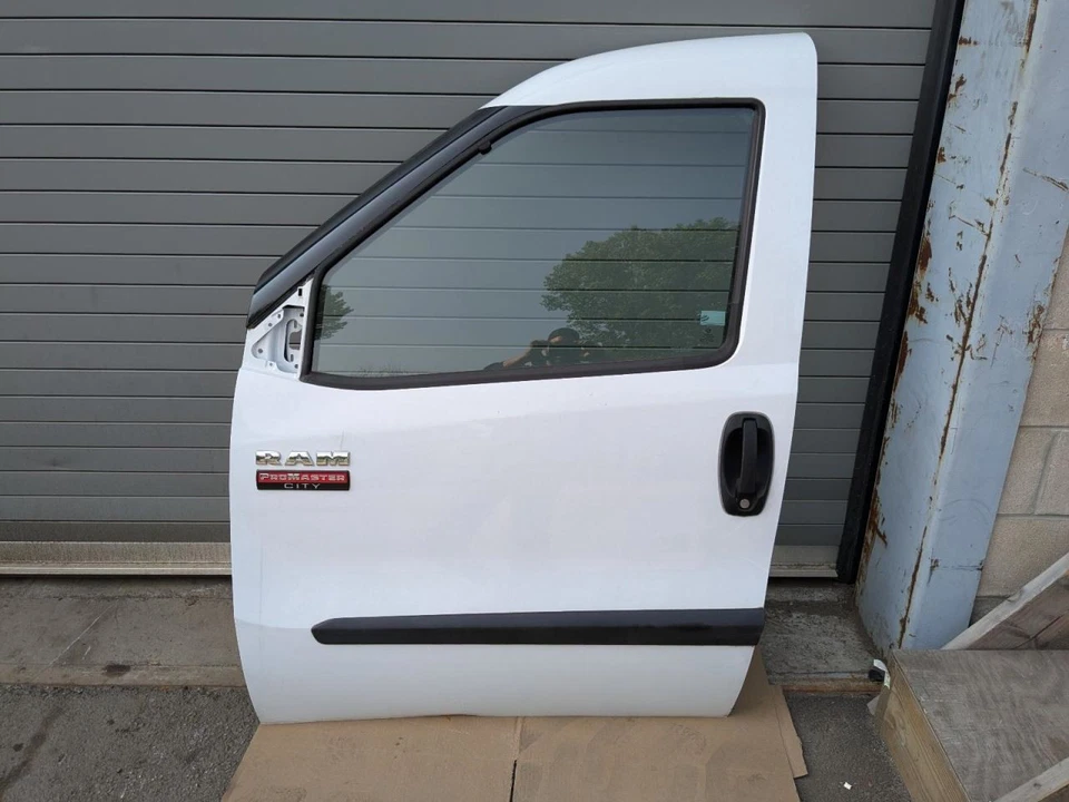 (LOCAL PICKUP ONLY) Driver Left Front Door Thru 09/29/17 Fits 15-18 PROMASTER CI Foto 1 de 4