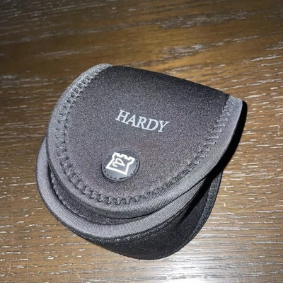 Estuche de neopreno resistente para carrete con mosca bolsa de pesca - mediano - nuevo (para carretes de hasta 11 cm) Foto 1 de 3