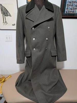 Gran abrigo de Alemania Oriental pequeño, mediano o grande Foto 1 de 4