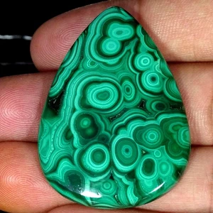 92,60Cts. Pietra preziosa cabochon pera malachite 100% naturale 32X45X6MM - Foto 1 di 4