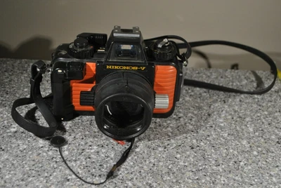 Cámara fotográfica submarina Nikon Nikonos V naranja 35 mm f/2,5 SIN PROBAR Foto 1 de 4