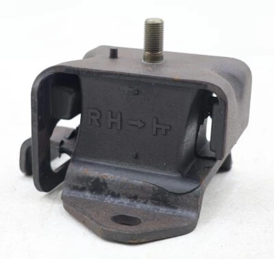 Cojín de montaje de motor Isuzu 8944557341 Isuzu NPR 3,9 L 1992-1998 NUEVO OEM Foto 1 de 4