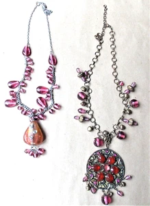 COLLIERS BRELOQUES FABRICATION ARTISANALE PERLES DE VERRE ET MURANO 2ROSES  - Picture 1 of 3