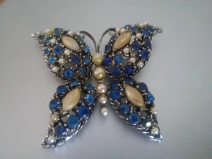 Vintage Ladies Butterfly Silver Toned & Rhinestones Brooch - Excellent Condition - Picture 1 of 2