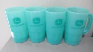 4 tazas de plástico John Deere nuevas - Imagen 1 de 3