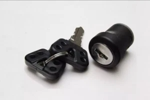 YAMAHA ZYLINDER + KOFFERRAUMSCHLÜSSEL 39L 50L ORIGINAL 52S-21780-09 - Bild 1 von 2