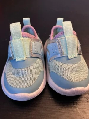 Zapatos deportivos azules talla 2 para niñas pequeñas Foto 1 de 4