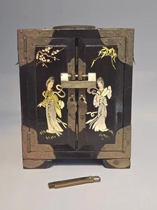 Vintage Chinese Oriental Jewellery Box With A Lock & Key - Picture 1 of 20