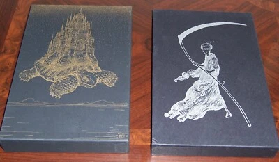 Folio Society MORT & SMALL GODS by Terry Pratchett 2 vols — 第 1/4 张图片