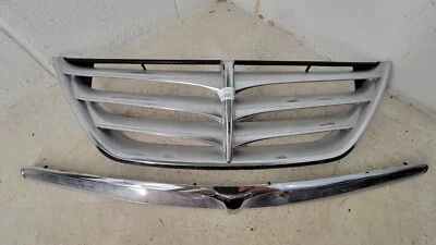 09-11 HYUNDAI GENESIS SEDÁN OEM CROMO PLATA PARRILLA SUPERIOR DELANTERA CAPÓ MOLDURA Foto 1 de 4