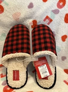 Wondershop at Target Adult Slippers Buffalo Plaid Size Medium NWT - Picture 1 of 3