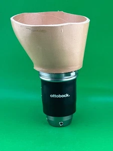 Rechter Prothesenschaft mit Otto Bock P4 HD Prothesen-Vakuumpumpe 4R181 - Bild 1 von 6
