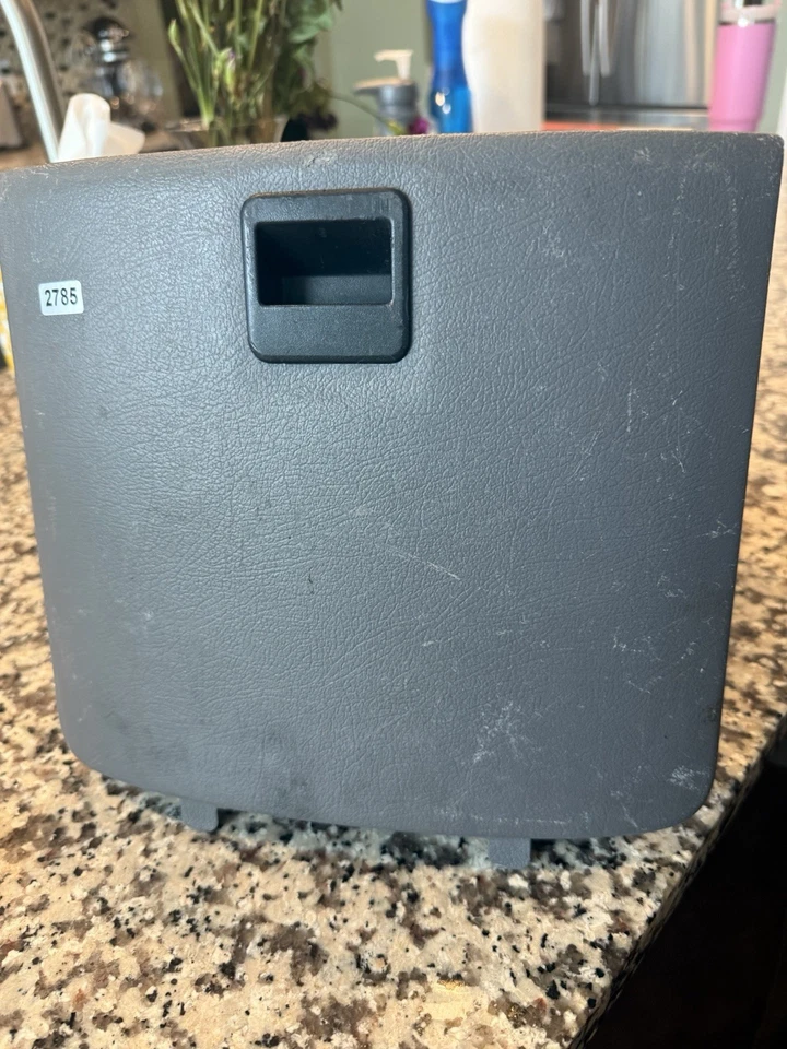 Ford E150 Econoline 2001 compartimento de almacenamiento gris gris Foto 1 de 4