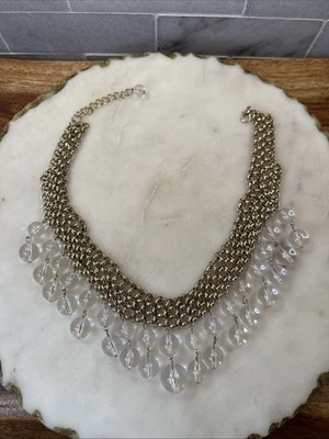 娜塔莎白金串珠围兜声明项链丙烯酸珠 — 第 1/4 张图片