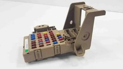 Subaru WRX STI 2015-2019 tablero interior bloque de caja de fusibles OEM PN:82201VA051 Foto 1 de 4