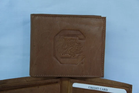 SOUTH CAROLINA GAMECOCKS   Leather BiFold Wallet    NEW   lt brown 4 Cover
