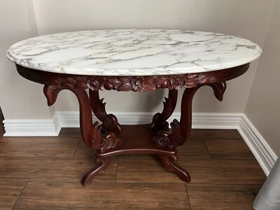 Antigua mesa victoriana tallada a mano de caoba hondureña con mármol italiano de Carrara Foto 1 de 4