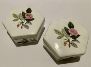 Par de ollas con tapa vintage de porcelana de hueso de rosa Wedgwood Hathaway - Imagen 1 de 4