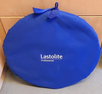 Lastolite Tri-Grip Reflector Deflector White/Silver 132cm x 125cm wth Carry Case - Image 1 of 4