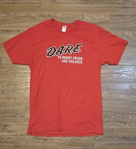 DARE Shirt Red Medium SS Resist Drugs & Violence Classic Logo Graphic Tee - Foto 1 di 7