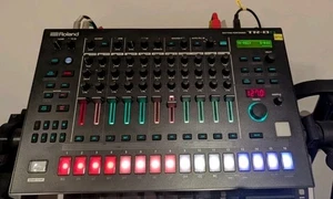 Roland TR-8S TableTop Synthesizer Drum Machine - Black - Picture 1 of 3