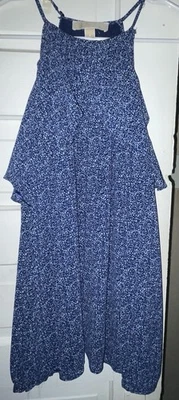 Blusa floral Michael Kors para mujer talla pequeña azul floral. Hombro Peekaboo Foto 1 de 3