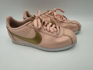 Nike Classic Cortez Pink Gold Womens Size 8 Athletic Shoe Sneaker 807471-800 - Picture 1 of 10