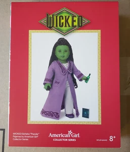 American Girl Wicked Elphaba Pigiama Accappatoio Outfit Collezionismo Edizione Limitata NUOVO - Foto 1 di 23