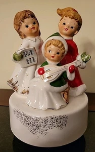 Figurine musicali vintage in ceramica per ragazze che cantano usate in ottime condizioni - Foto 1 di 10