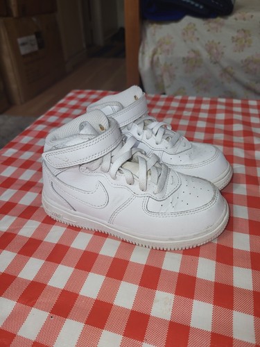 SNEAKERS ALTE NIKE AIR FORCE 1 TAGLIA 10C BAMBINI TRIPLO BIANCO con lacci