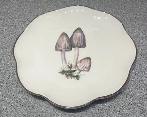 Mrs. Alice SCALLOPED MUSHROOM 9" STARTER PLATE New - Picture 1 of 4