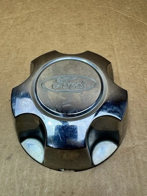 Tapacubos central cromados Ford Ranger Crown Vic 1998-2011 YL24-1A096-CB OEM Foto 1 de 4