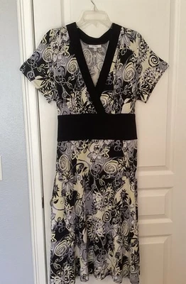 Dressbarn Woman MIDI Dress 16W Deep V-Neck  Banded Waist Geometric Floral  NWOT - Image 1 of 4
