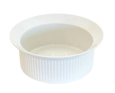 Cazuela acanalada redonda blanca Bisserup Dansk Bistro de colección blanca Japón 7 3/4" Foto 1 de 4