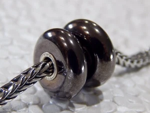 TROLLBEADS Chocolate Oscuro Hematita CUENTAS #1 EVENTO 2018 EXTRA RARO (UNA CUENTA) ¡NUEVO! - Imagen 1 de 14