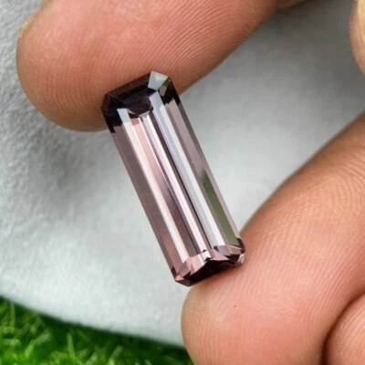 7.31 Cts | natural loose|Scapolite | purple | emerald Shape | Stepcut - Africa - Image 1 of 4