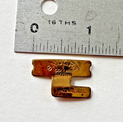 Botón de cuello ajustado patentado 1915 antiguo Wiechman metal tono dorado ~1” x 5/8” Foto 1 de 2