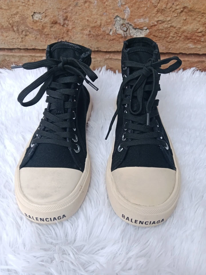 Zapatillas altas Balenciaga negras París desgastadas Foto 1 de 4