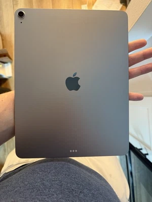 Apple iPad Air 13" M3 2025 128GB Wi-Fi cinza espacial - caixa aberta - Imagem 1 de 4