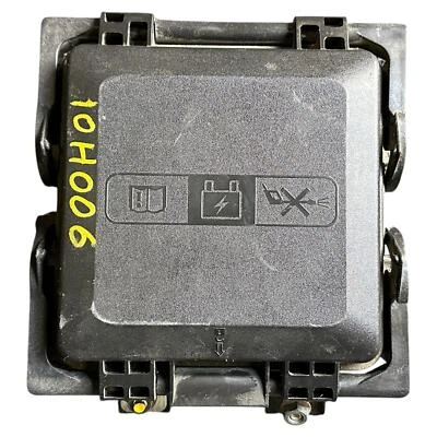 2014 Cadillac CTS 2.0L Engine Fuse Box OEM 22953293 - Image 1 of 4