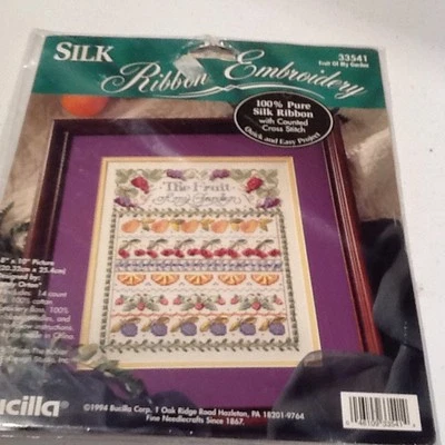 Kit Bordado Cinta Seda Bucilla Fruta de Mi Jardín Nuevo Punto de Cruz 1994  Foto 1 de 4