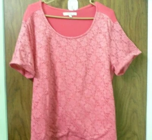 PLUS SIZE XXL WOMENS BEAUTIFUL LACY PULLOVER BLOUSE CORAL COLOR SHORT SLEEVES - Picture 1 of 3