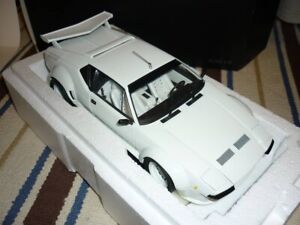 Kyosho Diecast Model Car De Tomaso Pantera GT5 1/18 White