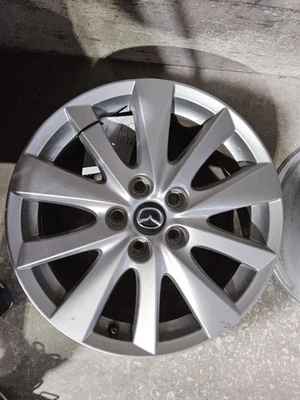 Llanta Mazda CX-5 2013-2016 17x7 aluminio 10 radios rectos Foto 1 de 4