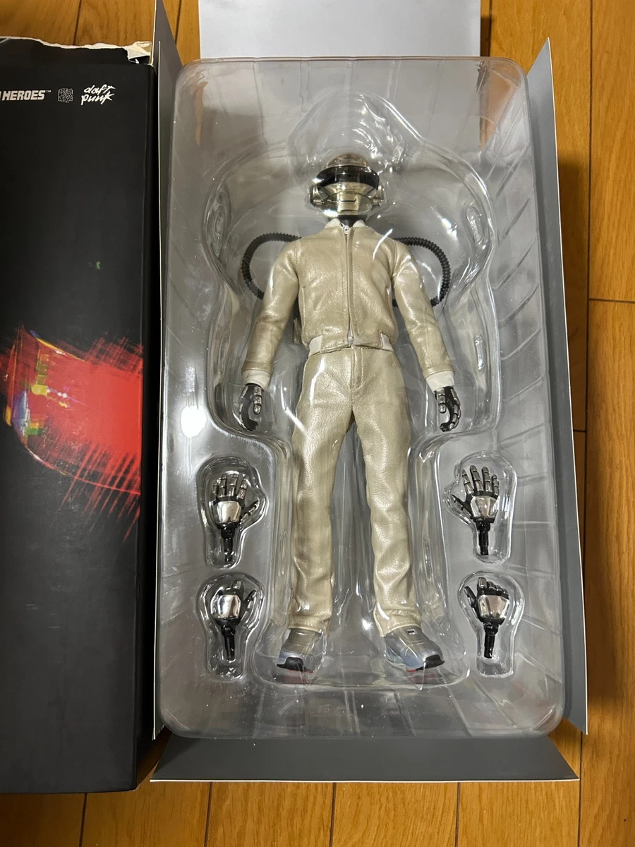 Preços baixos em Figuras de Ação de Música Daft Punk Figuras de