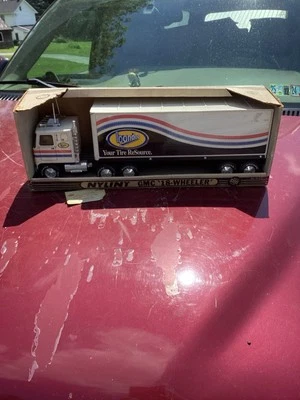 Vintage Nylint Bandag Transport GMC 18-Wheeler DieCast Semi Truck 911 Z - Image 1 of 4