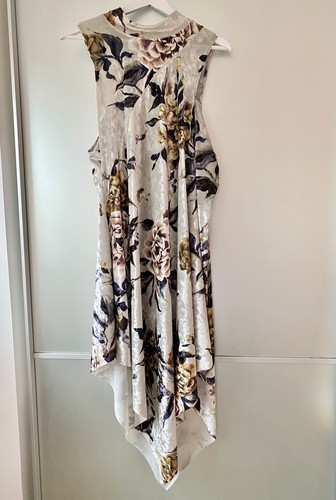 Abito MM6 Maison Margiela asimmetrico in velluto floreale taglia S