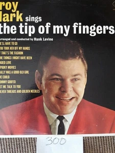 ROY CLARK; THE TIP OF MY FINGERS LP CAPITOL SY-4600 EX/VG+ FREERETURN #300 - Picture 1 of 1
