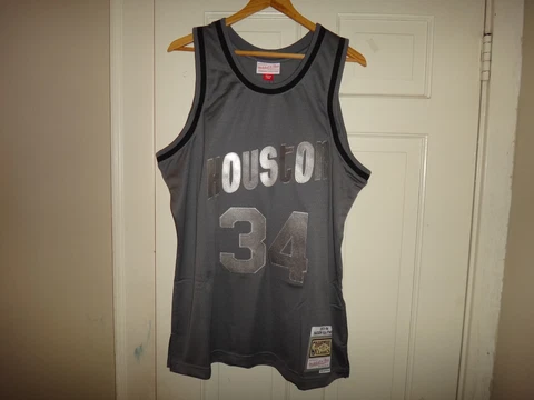Hakeem Olajuwon 1993-94 Mitchell & Ness Rockets Metal Works Swingman Jersey $150 Cover