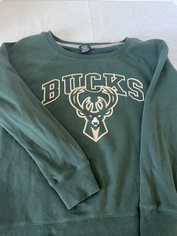 Milwaukee Bucks NBA Basketball Sweatshirt Women’s Small NBA Brand Cover